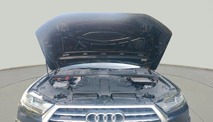 2017 Audi Q7 45 TDI QUATTRO PREMIUM PLUS, Diesel, Automatic, 1,34,311 km, exterior