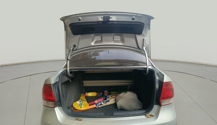 2013 Volkswagen Vento HIGHLINE DIESEL 1.6, Diesel, Manual, 1,64,971 km, exterior