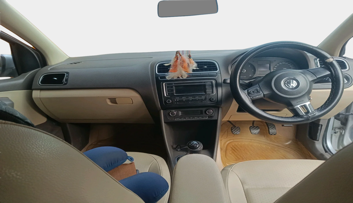 2013 Volkswagen Vento HIGHLINE DIESEL 1.6, Diesel, Manual, 1,64,971 km, interior