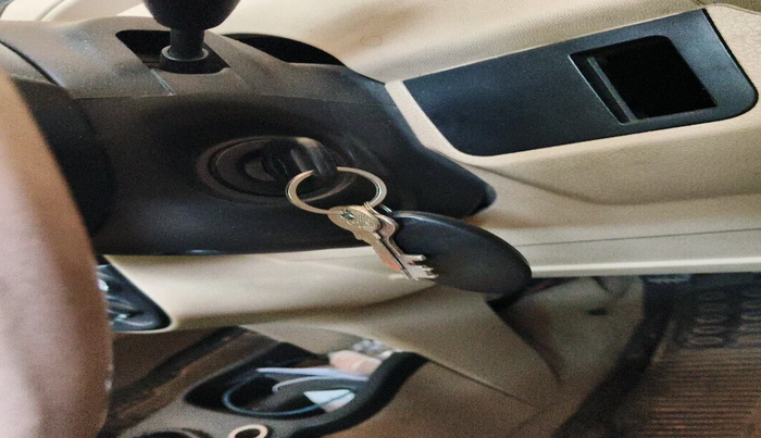 2012 Chevrolet Spark LS 1.0, Petrol, Manual, 1,42,028 km, interior