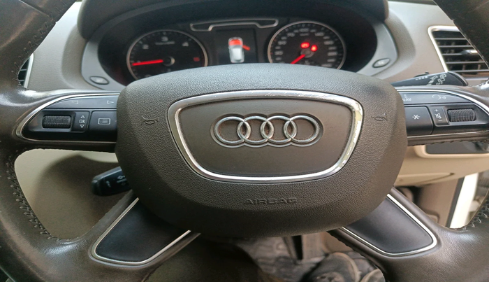2014 Audi Q3 2.0 QUATTRO TDI AT, Diesel, Automatic, 1,26,369 km, interior