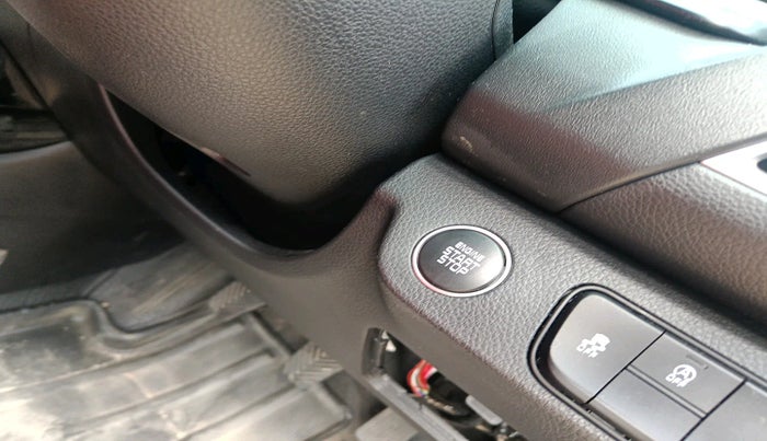 2025 KIA SELTOS HTK (O), Petrol, Manual, 4,496 km, interior
