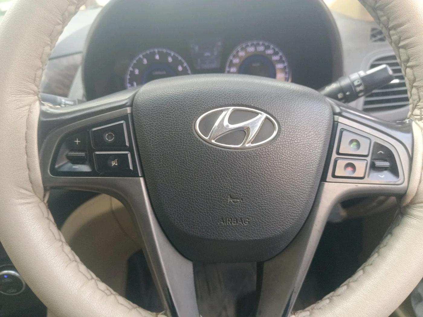 2016 Hyundai Verna FLUIDIC 4S 1.6 VTVT SX, Petrol, Manual, 1,02,680 km, interior