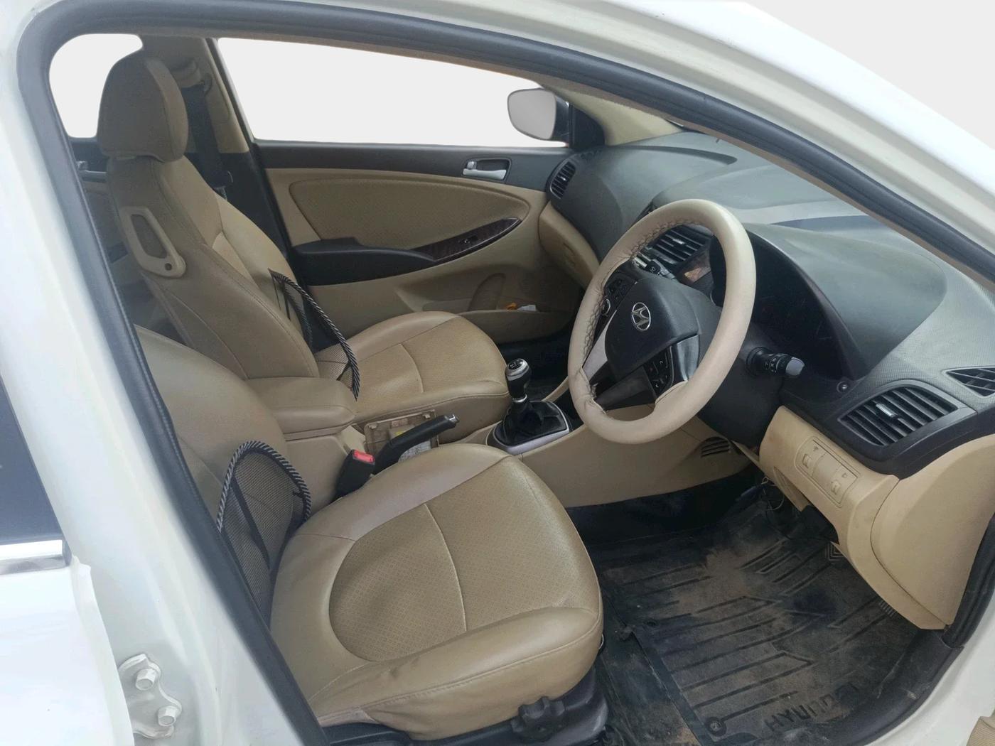 2016 Hyundai Verna FLUIDIC 4S 1.6 VTVT SX, Petrol, Manual, 1,02,680 km, interior