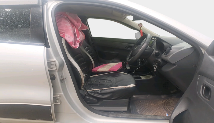 2016 Renault Kwid RXT 0.8, Petrol, Manual, 1,04,402 km, interior