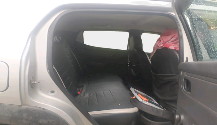 2016 Renault Kwid RXT 0.8, Petrol, Manual, 1,04,402 km, interior