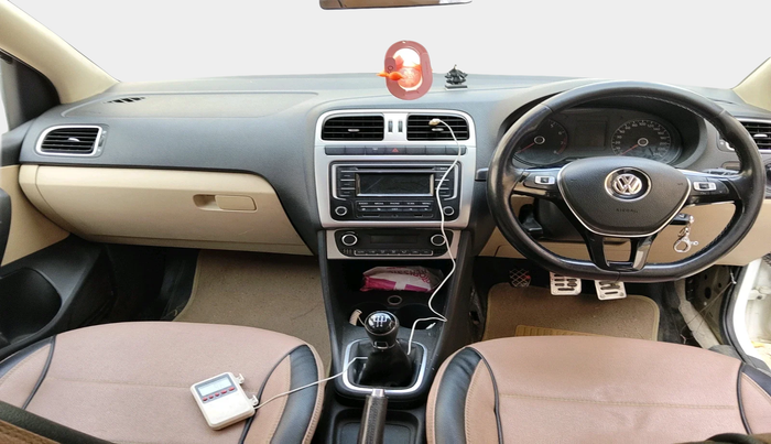 2014 Volkswagen Polo HIGHLINE1.2L, Petrol, Manual, 86,264 km, interior