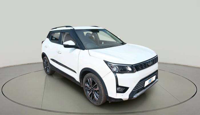 2021 Mahindra XUV300 W8 (O) 1.2 PETROL, Petrol, Manual, 24,410 km, exterior