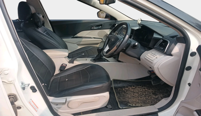 2021 Mahindra XUV300 W8 (O) 1.2 PETROL, Petrol, Manual, 24,410 km, interior