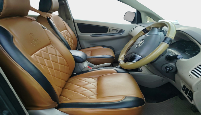 2012 Toyota Innova GX 2.5 7 STR, Diesel, Manual, 1,72,738 km, interior
