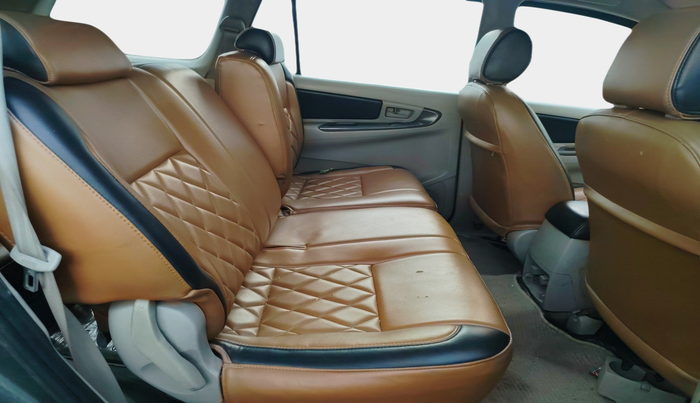 2012 Toyota Innova GX 2.5 7 STR, Diesel, Manual, 1,72,738 km, interior