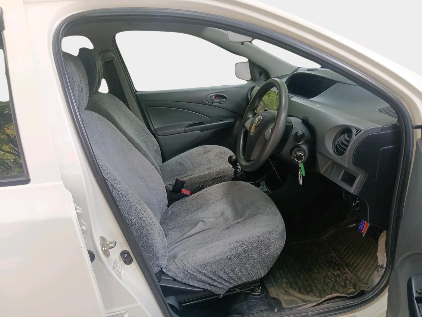 2018 Toyota Etios GD, Diesel, Manual, 41,921 km, interior