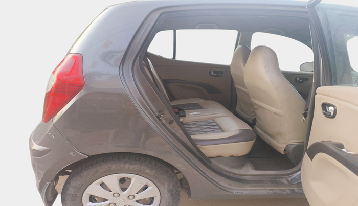 2012 Hyundai i10 MAGNA 1.2, Petrol, Manual, 1,11,372 km, interior