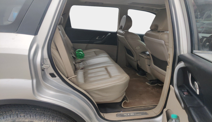 2015 Mahindra XUV500 W10, Diesel, Manual, 99,035 km, interior