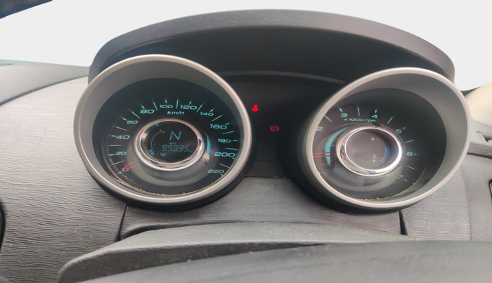 2015 Mahindra XUV500 W10, Diesel, Manual, 99,035 km, interior