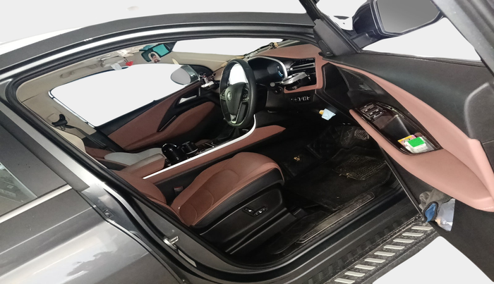 2024 MG HECTOR PLUS SAVVY PRO 1.5 TURBO CVT 7 STR, Petrol, Automatic, 9,586 km, interior