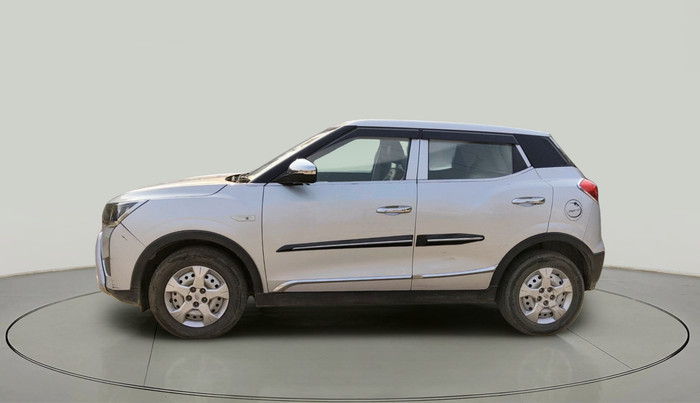 2020 Mahindra XUV300 W4 1.2 PETROL, Petrol, Manual, 56,450 km, exterior