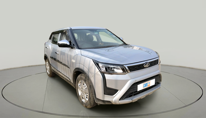 2020 Mahindra XUV300 W4 1.2 PETROL, Petrol, Manual, 56,450 km, exterior