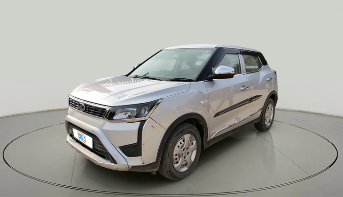 2020 Mahindra XUV300 W4 1.2 PETROL, Petrol, Manual, 56,450 km, exterior