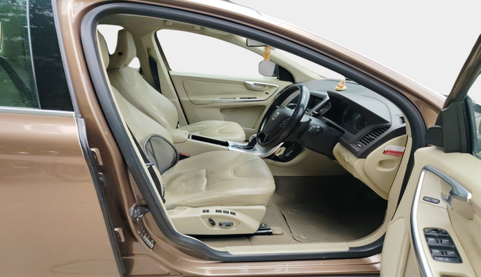 2012 Volvo XC 60 D4 KINETIC, Diesel, Automatic, 1,59,601 km, interior