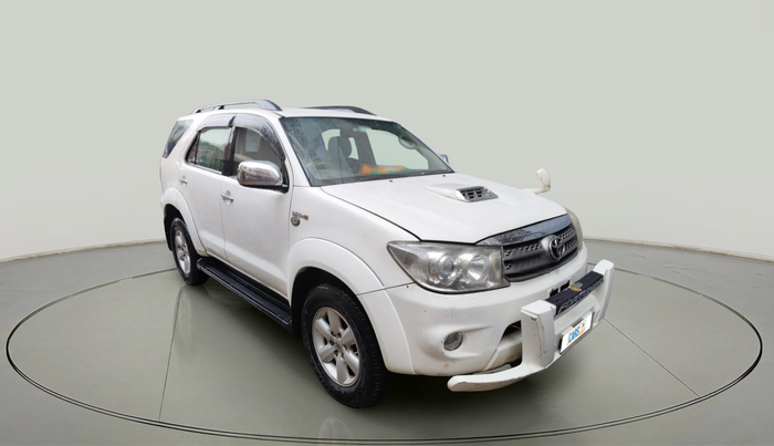 2011 Toyota Fortuner 3.0 4X4 MT, Diesel, Manual, 2,45,000 km, exterior