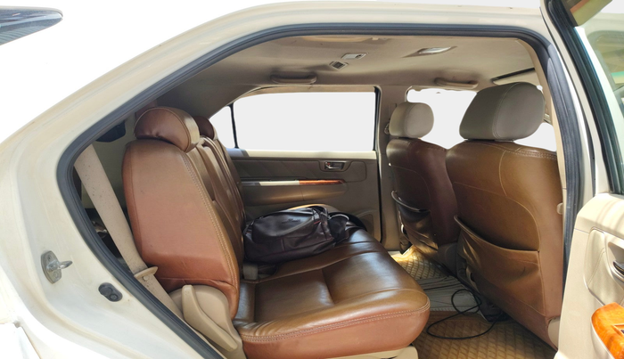 2011 Toyota Fortuner 3.0 4X4 MT, Diesel, Manual, 2,45,000 km, interior