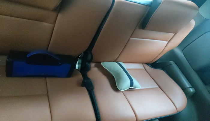 2015 Toyota Innova 2.5 GX 8 STR, Diesel, Manual, 3,52,706 km, interior