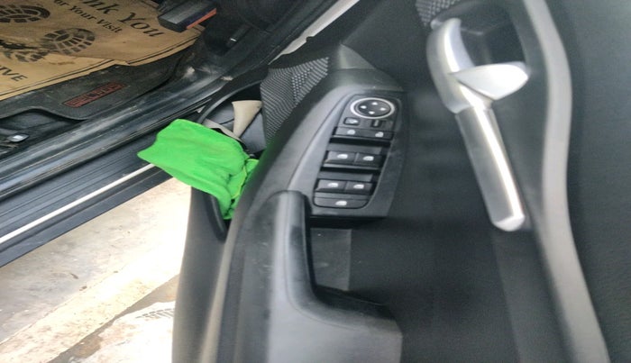 2021 KIA SELTOS HTK PLUS 1.5, Petrol, Manual, 30,580 km, interior