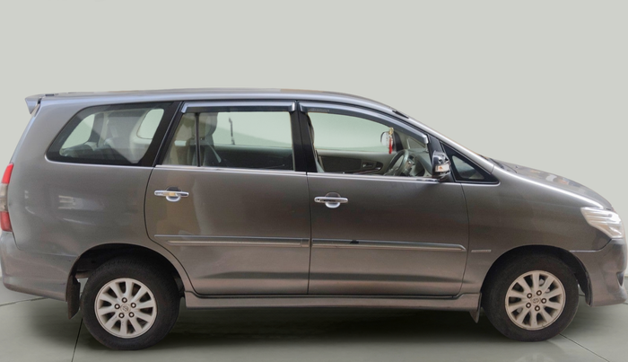 2013 Toyota Innova 2.5 VX 7 STR, Diesel, Manual, 1,75,626 km, exterior