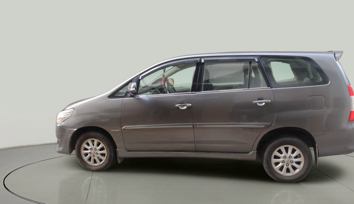 2013 Toyota Innova 2.5 VX 7 STR, Diesel, Manual, 1,75,626 km, exterior