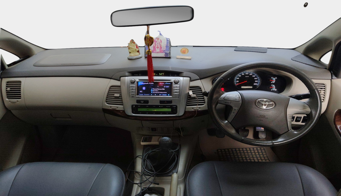 2013 Toyota Innova 2.5 VX 7 STR, Diesel, Manual, 1,75,626 km, interior