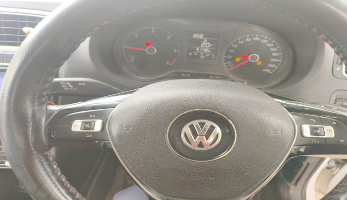 2015 Volkswagen Polo HIGHLINE1.5L, Diesel, Manual, 91,738 km, interior