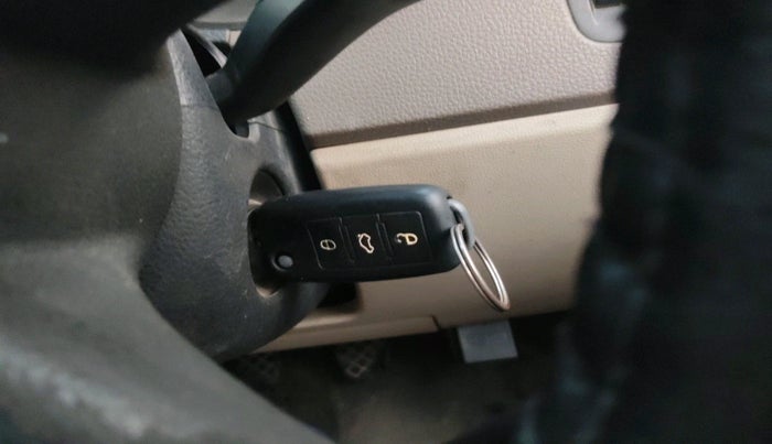 2012 Skoda Rapid ELEGANCE 1.6 TDI CR MT, Diesel, Manual, 94,323 km, interior