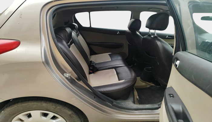 2012 Hyundai i20 MAGNA 1.4 CRDI, Diesel, Manual, 1,17,109 km, interior