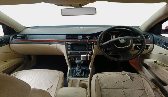 2012 Skoda Superb ELEGANCE 2.0 TDI CR AT, Diesel, Automatic, 1,33,348 km, interior