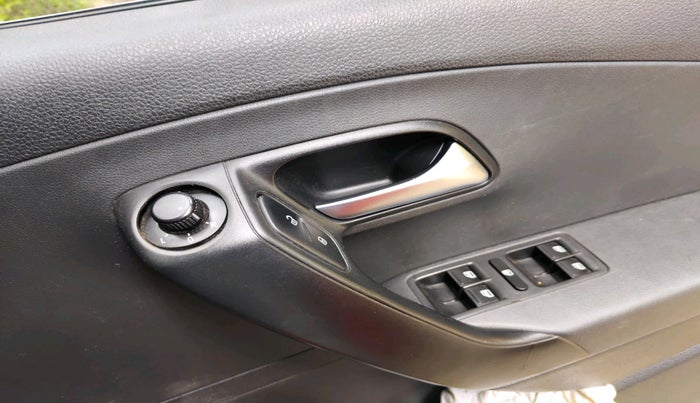 2018 Volkswagen Polo HIGHLINE PLUS 1.0 16 ALLOY, Petrol, Manual, 97,986 km, interior