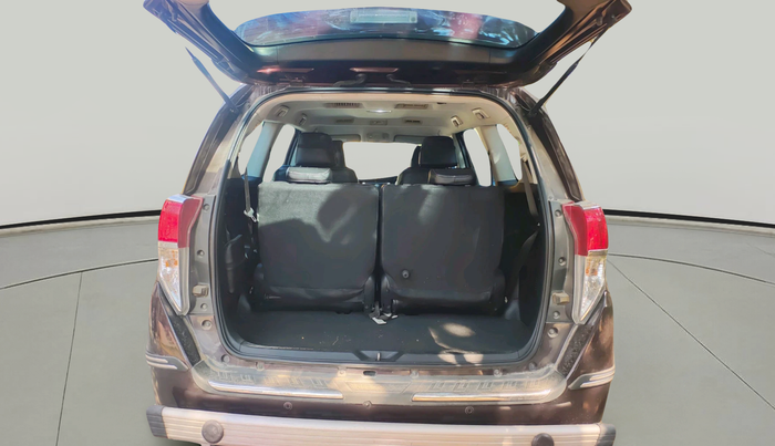 2016 Toyota Innova Crysta 2.4 GX 7 STR, Diesel, Manual, 1,00,529 km, exterior