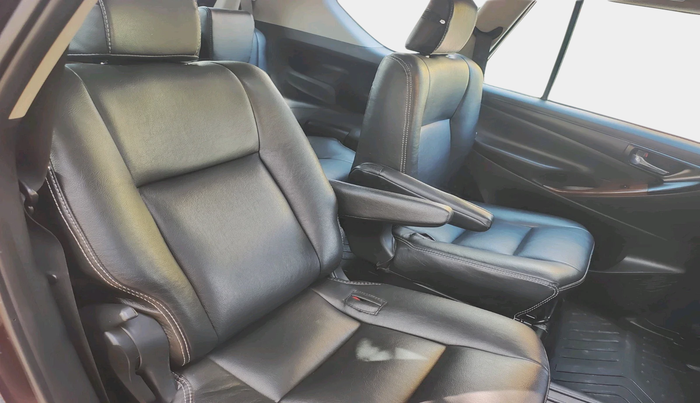 2016 Toyota Innova Crysta 2.4 GX 7 STR, Diesel, Manual, 1,00,529 km, interior