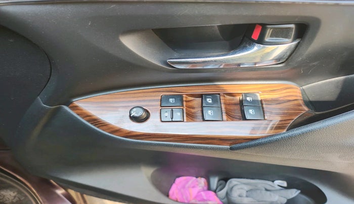 2016 Toyota Innova Crysta 2.4 GX 7 STR, Diesel, Manual, 1,00,529 km, interior