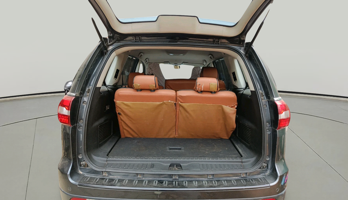 2017 Tata Hexa XM 4X2 7 STR, Diesel, Manual, 1,29,941 km, exterior