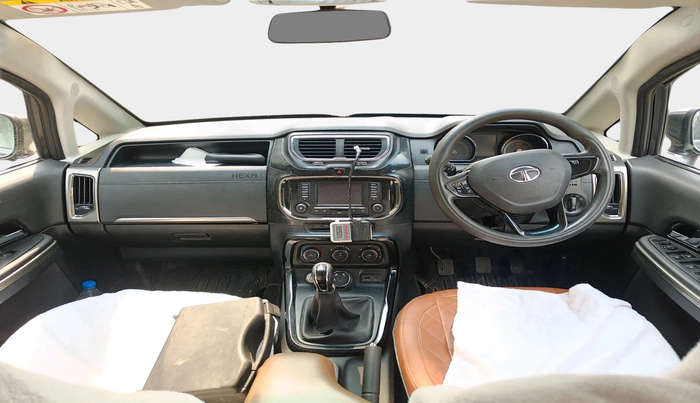 2017 Tata Hexa XM 4X2 7 STR, Diesel, Manual, 1,29,941 km, interior