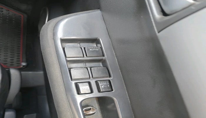 2010 Maruti Swift ZXI, Petrol, Manual, 89,362 km, interior