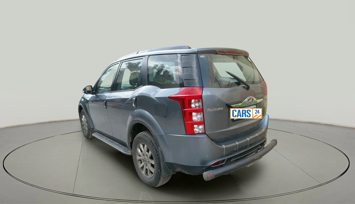 2015 Mahindra XUV500 W10, Diesel, Manual, 1,04,185 km, exterior