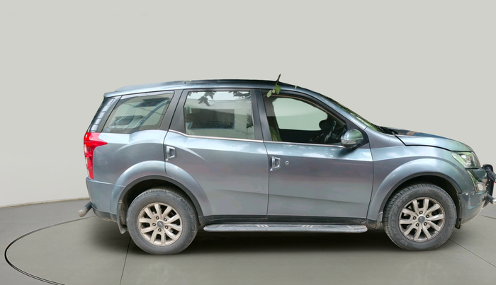 2015 Mahindra XUV500 W10, Diesel, Manual, 1,04,185 km, exterior