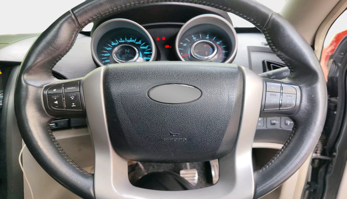 2015 Mahindra XUV500 W10, Diesel, Manual, 1,04,185 km, interior