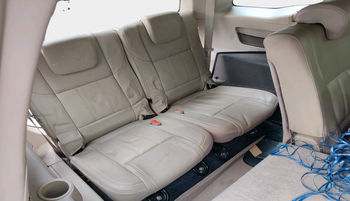 2015 Mahindra XUV500 W10, Diesel, Manual, 1,04,185 km, interior
