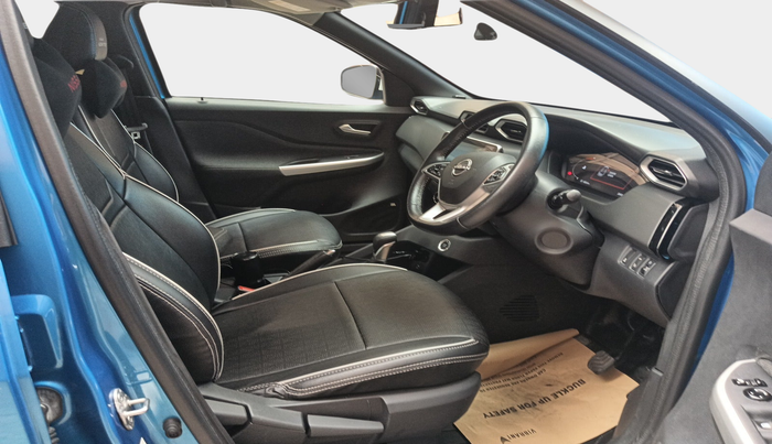 2021 Nissan MAGNITE XV PREMIUM TURBO CVT DUAL TONE, Petrol, Automatic, 26,335 km, interior