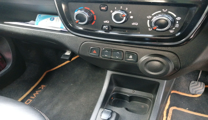 2018 Renault Kwid RXT 1.0 (O), Petrol, Manual, 79,202 km, interior