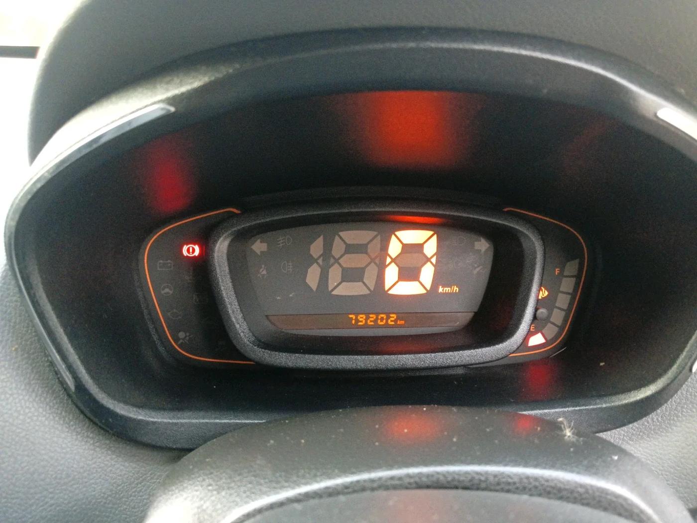 2018 Renault Kwid RXT 1.0 (O), Petrol, Manual, 79,202 km, interior