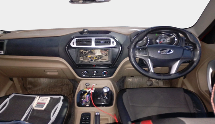 2016 Mahindra TUV300 T8 AMT, Diesel, Automatic, 85,549 km, interior